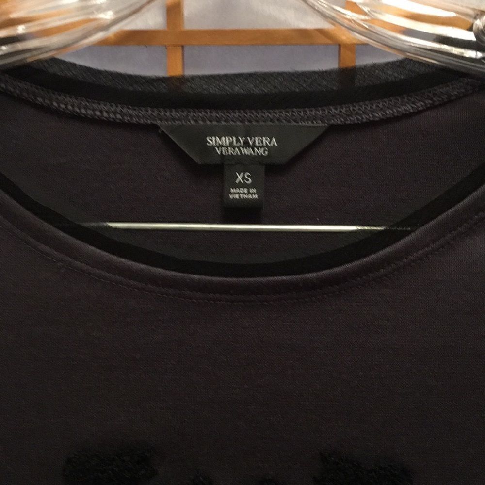 3/$20 Simply Vera by Vera Wang L/S Top - Picture 3 of 8